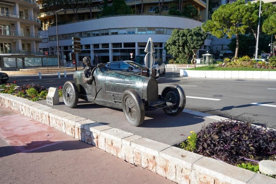 Statue of First GP Formula 1 Racing Car